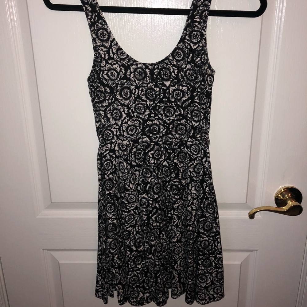 Ecoté Black and White Floral Skater Dress